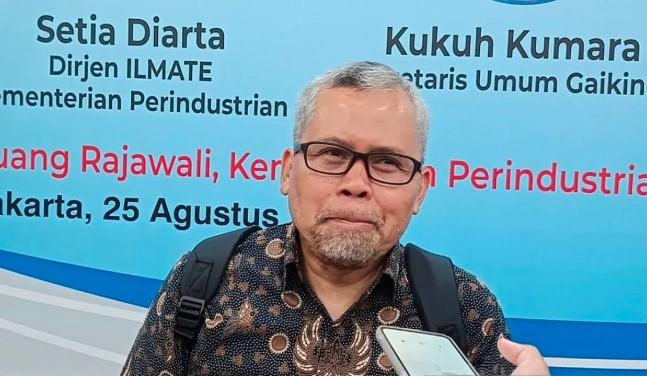 Ekonom LPEM UI Desak Pemerintah Samakan Insentif BEV dan Hybrid EV