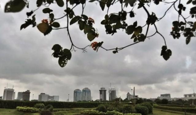 BMKG Prakirakan Jakarta Berawan dan Hujan Ringan pada Rabu, 26 November 2025