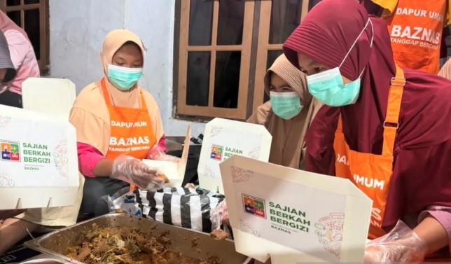 Baznas Salurkan 6.000 Porsi Makanan untuk Penyintas Longsor Banjarnegara melalui Program Bank Makanan