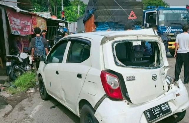 Kecelakaan Beruntun Libatkan 13 Kendaraan di Karawang, Dua Tewas dan Lima Luka-Luka