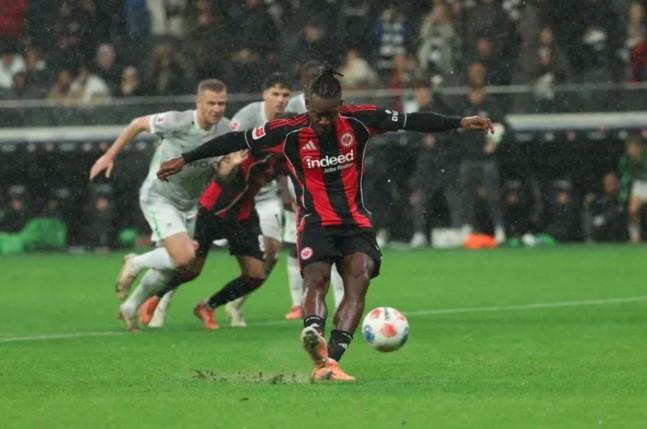 Persaingan Bundesliga Memanas: Frankfurt Tertahan, Freiburg Menang Telak, dan Hasil Lengkap Pekan ke-12