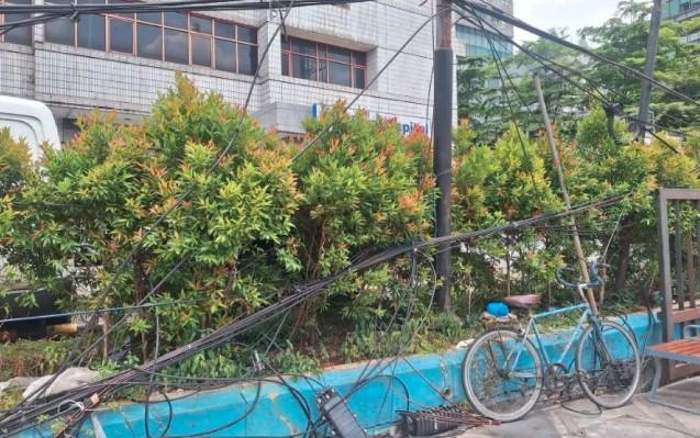 Kabel Semrawut di Perempatan Jalan Fatmawati Akan Ditata Setelah Revitalisasi Trotoar