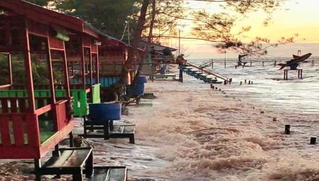BMKG Peringatkan Potensi Banjir Rob 3–7 Desember di Pesisir Sumbar akibat Super Full Moon