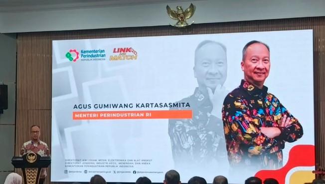 Menperin Janjikan Insentif untuk Industri Otomotif Nasional, Fokus pada Kendaraan Listrik dan Penurunan Penjualan