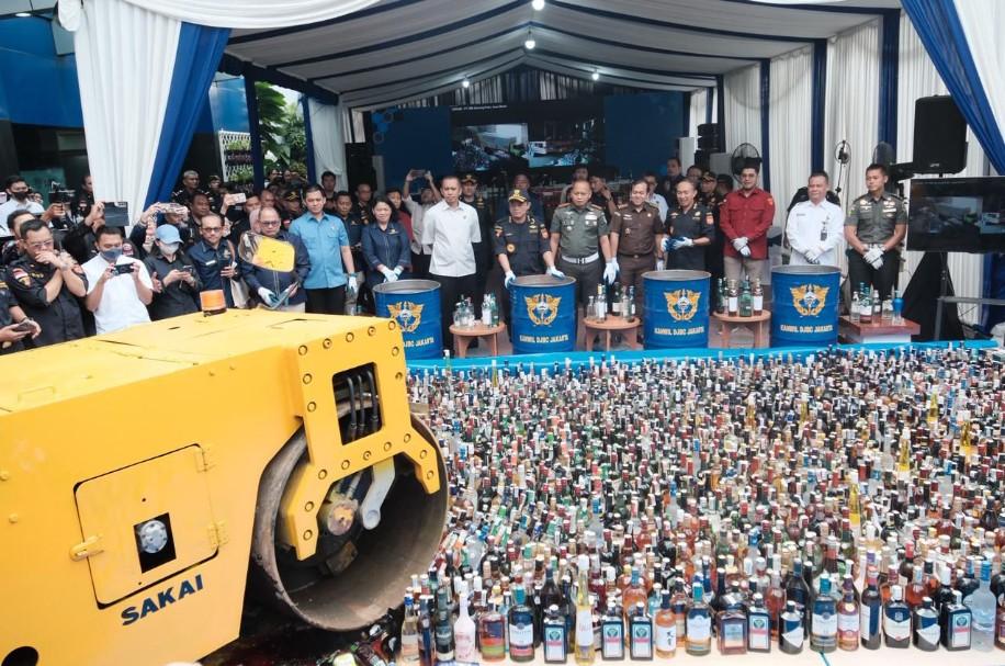 Bea Cukai Lindungi Masyarakat dengan Penindakan dan Pemusnahan Barang Kena Cukai Ilegal di Wilayah Jakarta