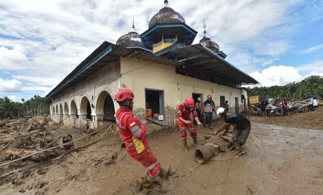 Kemenag Optimalkan Masjid dan Rumah Ibadah untuk Penampungan Pengungsi di Sumatera