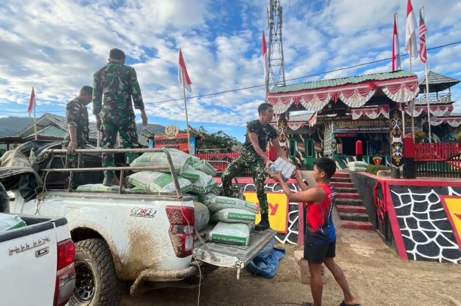 Satgas Pamtas RI–Malaysia Gagalkan Penyelundupan 480 Kaleng Miras Asal Malaysia di Perbatasan Long Midang