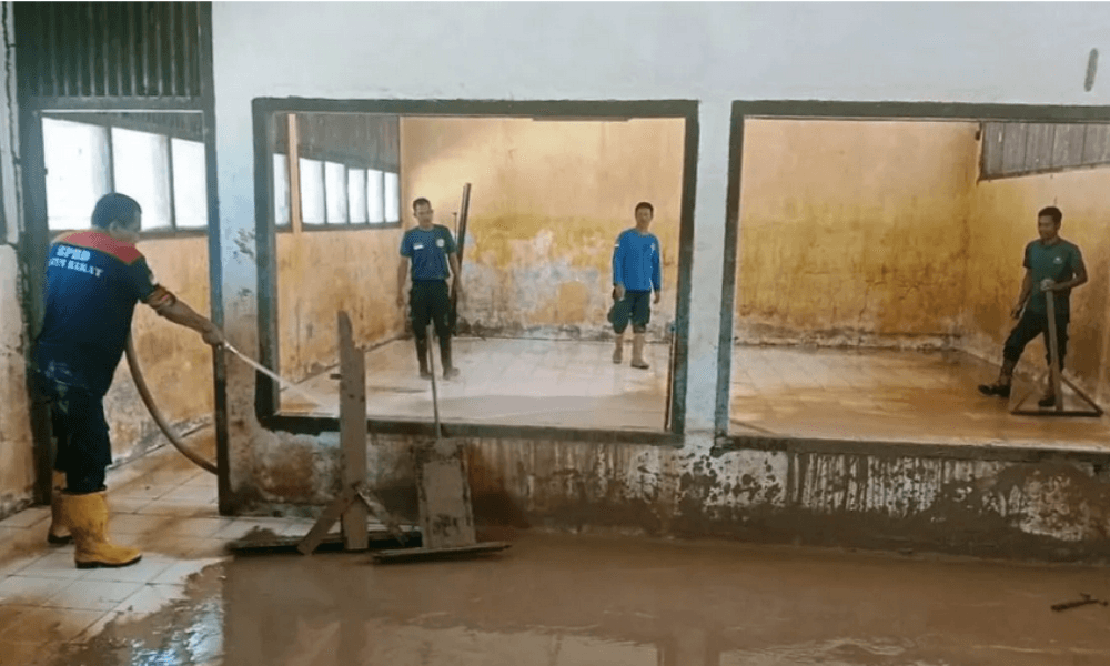 BPBD Aceh Barat Bersihkan 58 Fasilitas Umum Pascabanjir Bandang, Sekolah Mulai Aktif Kembali
