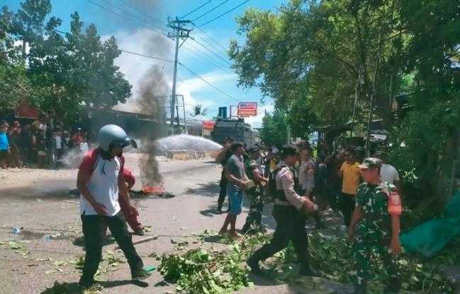 Tawuran Pelajar Meluas Jadi Konflik Dua Desa, Jalur Bima–Sumbawa Terputus Beberapa Jam