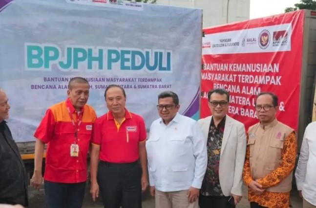 BPJPH Bersama Alfamart Salurkan Bantuan untuk Korban Bencana di Sumatera