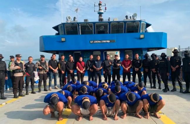 21 Napi Risiko Tinggi Dipindahkan dari Lapas Cirebon ke Nusakambangan untuk Perketat Keamanan