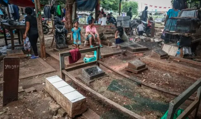 Pemkot Jaktim Terbitkan SP1 untuk Pengosongan Lahan TPU Kober Rawa Bunga yang Dipakai Usaha Warga