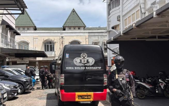 Benda Diduga Bom Ditemukan di Depan Gereja GKPS Kosambi Bandung, Polisi Sterilkan Lokasi
