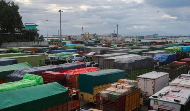 Polda Banten Optimalkan Rekayasa Lalu Lintas Pelabuhan Merak Hadapi Antrean Akibat Cuaca Buruk