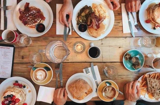 Terapis Nedra Glover Tawwab Bagikan Cara Mengurangi Kecemasan Saat Pertemuan Keluarga di Masa Liburan