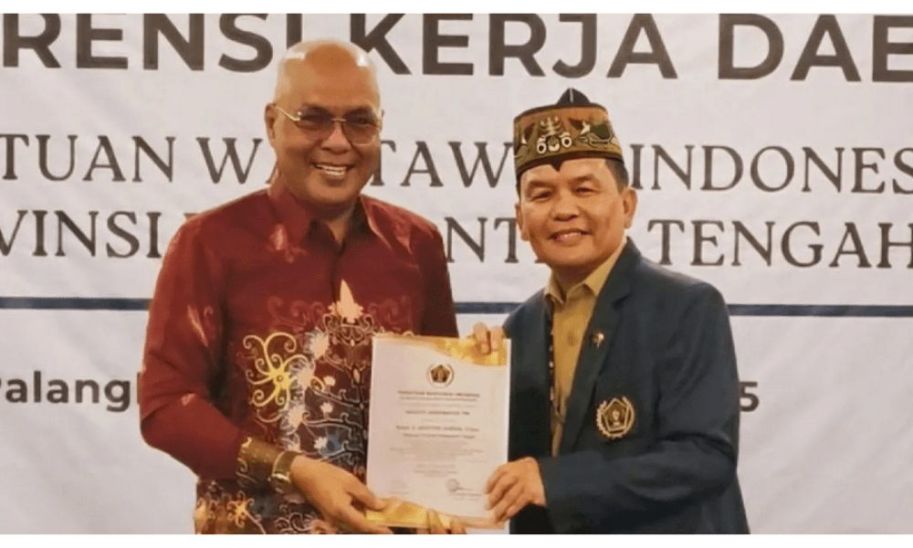 Gubernur Kalteng Agustiar Sabran Terima Anugerah Anggota Kehormatan dari PWI atas Kontribusi ke Dunia Pers