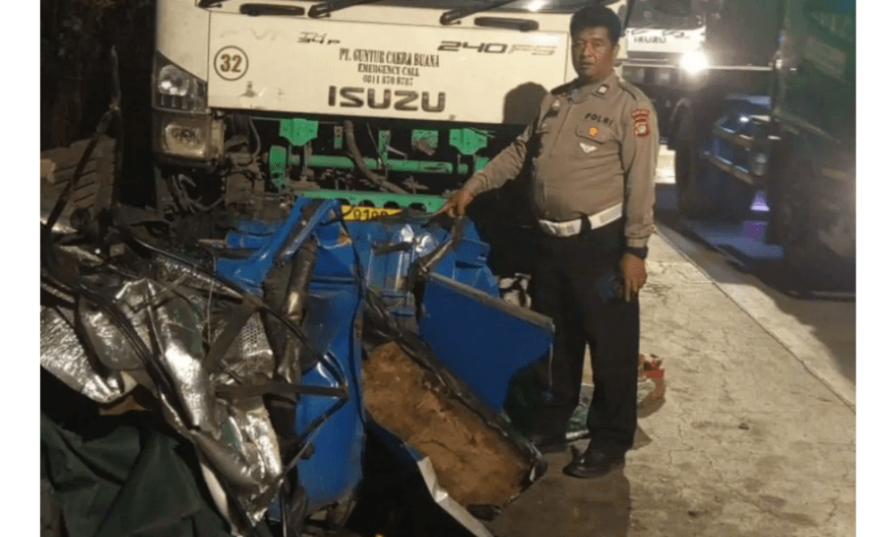 Bajai Ringsek dan Sopir Terluka Parah dalam Kecelakaan Beruntun di Turunan Jembatan Cilincing