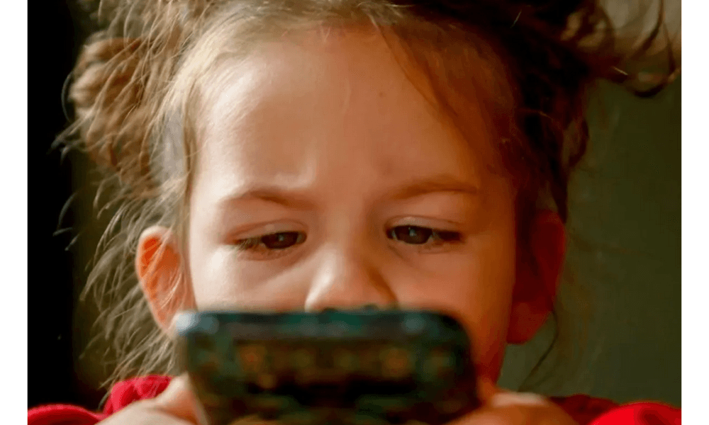 Prancis Bahas RUU Pelarangan Media Sosial untuk Anak di Bawah 15 Tahun, Berlaku Mulai Tahun Ajaran 2026