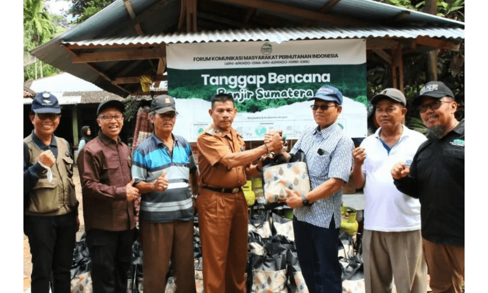 FKMPI Salurkan Bantuan untuk Korban Banjir di Kota Padang, Tekankan Kepedulian Sosial Sektor Kehutanan