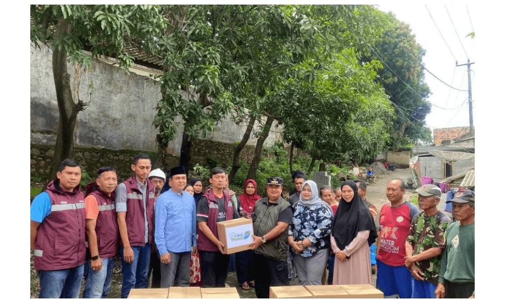 Pelindo Salurkan 500 Paket Sembako untuk Warga Terdampak Banjir Ciwandan, Pastikan Pelabuhan Tetap Beroperasi