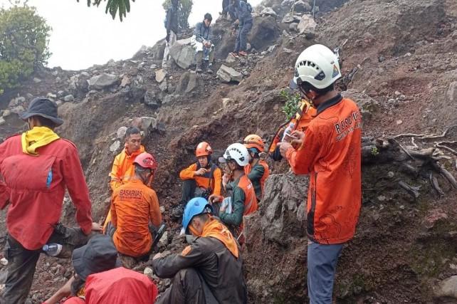 Pendaki Hilang di Gunung Slamet Sejak 27 Desember, Basarnas Kerahkan 70 Personel dan Relawan untuk Pencarian