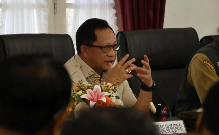 Mendagri Tito Tegaskan Pilkada Lewat DPRD Harus Ubah UU, PUSaKO UNAND Menolak Tegas