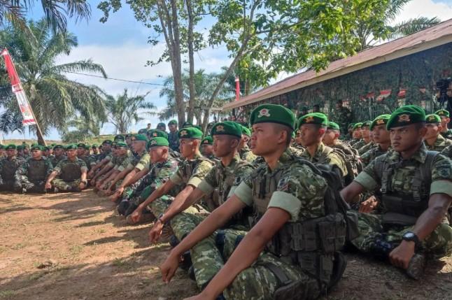 Menhan Sjafrie Tinjau Yonif TP 827/MCY, Dorong Prajurit TNI Kuasai Bahasa Inggris