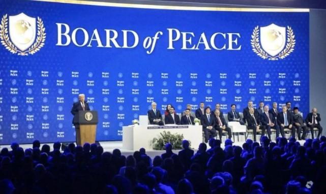 Donald Trump Luncurkan Dewan Perdamaian di WEF 2026, Siap Tangani Krisis Global Bersama PBB