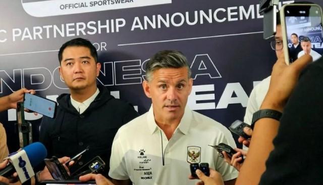 John Herdman Saksikan Langsung Persija vs Madura United, Soroti Intensitas Tinggi Sebagai Gaya Bermain Timnas Indonesia
