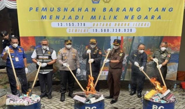 Rokok Ilegal Marak di Madura, Petani Tembakau Justru Diuntungkan