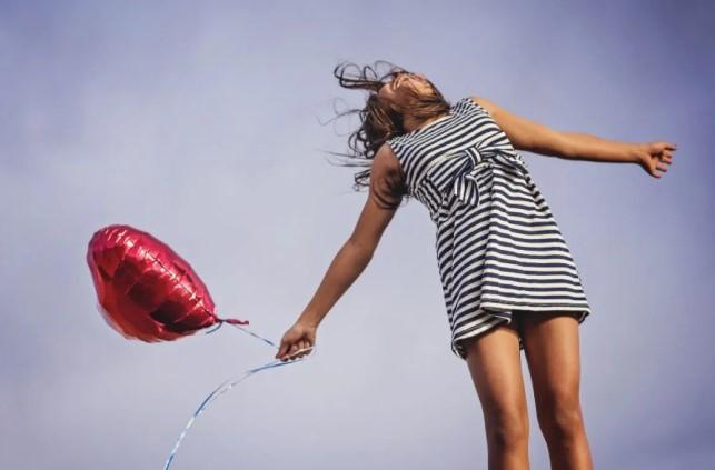 Dominasi Sistem Limbik dan Pencarian Identitas Dorong Remaja Ikuti Tren Sosial