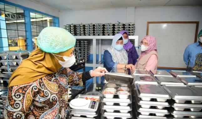 Wagub Gorontalo Minta Evaluasi Ketat Menu Makan Bergizi Gratis di SPPG