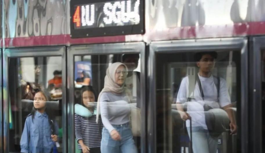 Tiket Kereta Jarak Jauh untuk Angkutan Lebaran 2026 Laris Manis, KAI Daop 8 Surabaya Catat Penjualan 31.402 Tiket