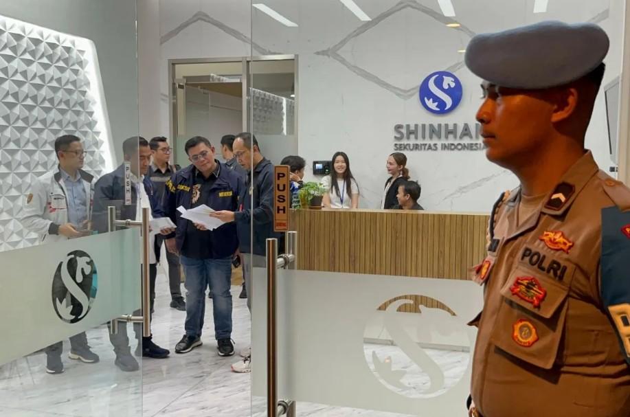 Bareskrim Geledah Kantor PT Shinhan Sekuritas Terkait Kasus Dugaan Manipulasi IPO PT MML