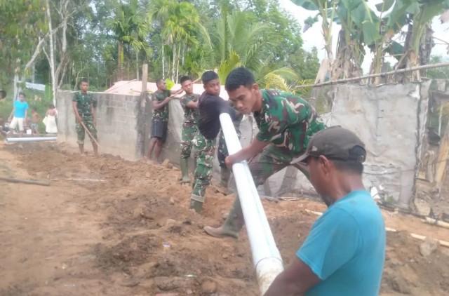 TNI AD Bersama Warga Bangun Sumber Air Bersih Pascabencana di Tapanuli Tengah
