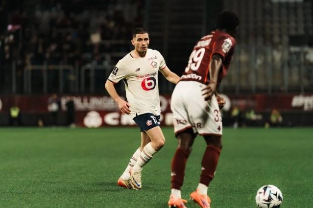 Lille Gagal Menang, Calvin Verdonk Hampir Cetak Assist dalam Laga Imbang Kontra Metz