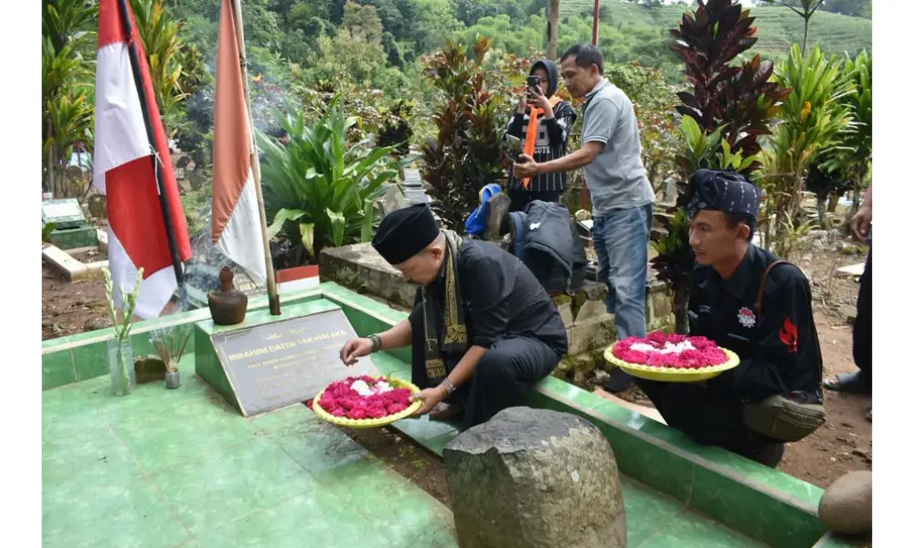 Haul ke-77 Tan Malaka, Warga Kediri Gelar Doa dan Refleksi Perjuangan di Makam Selopanggung