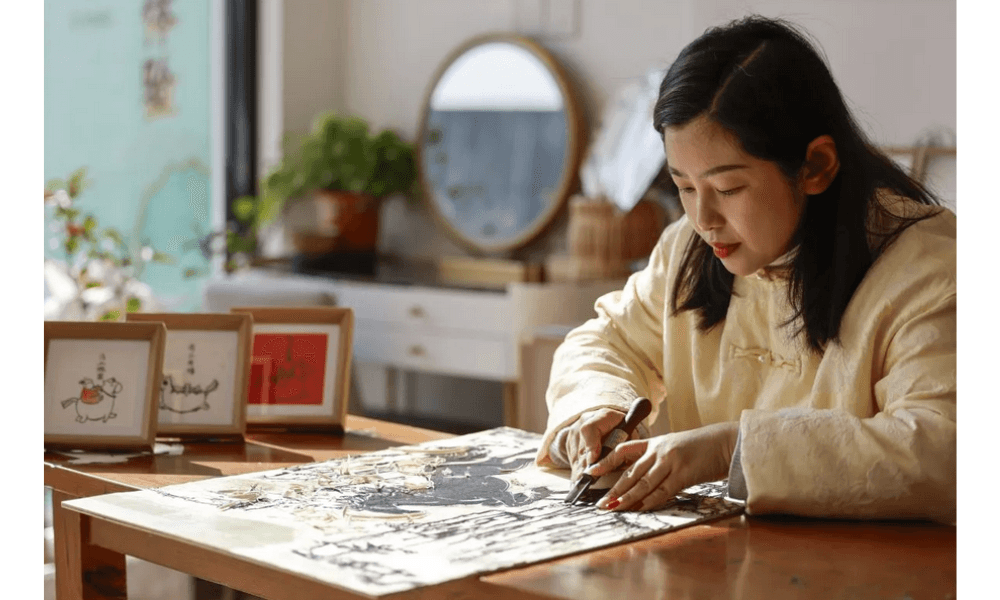 Seni Cetakan Balok Kayu Huizhou di Anhui Tetap Lestari Sambut Tahun Kuda Imlek 2026