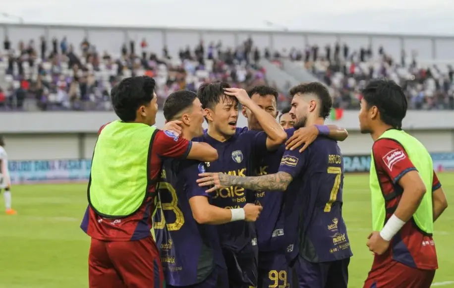 Persita Tangerang Bangkit dan Tumbangkan PSBS Biak 2-1 di Indomilk Arena