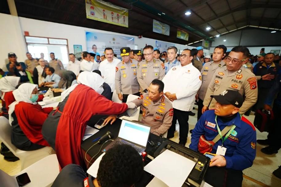 Kapolri Listyo Sigit Prabowo Donor Darah di HUT Ke-53 KSPSI dan Tegaskan Komitmen Dukung Kesejahteraan Buruh