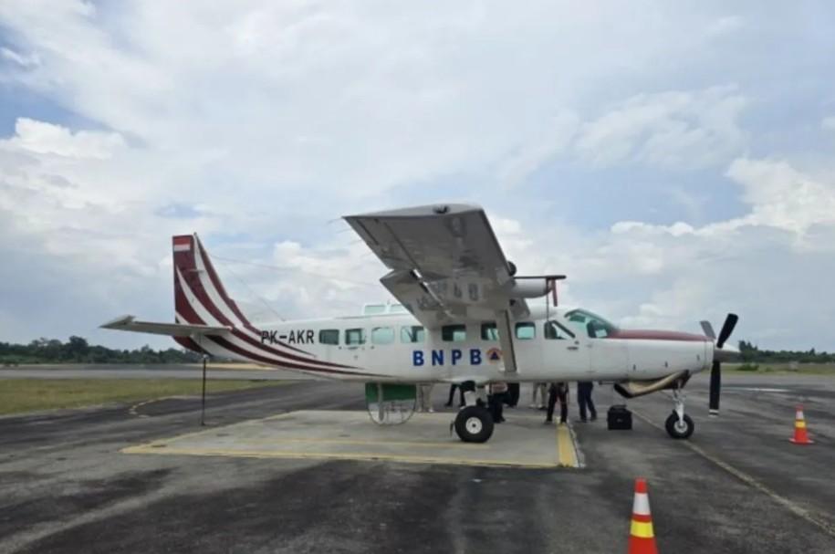 Pesawat Cessna Bantuan BNPB Tiba di Riau, Langsung Laksanakan Operasi Modifikasi Cuaca untuk Padamkan Karhutla