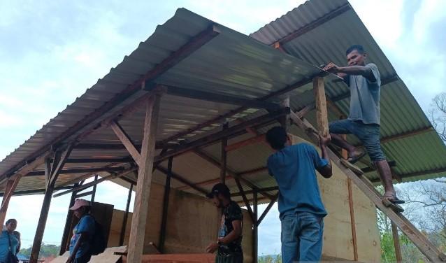 Warga Hutanabolon Bangun Hunian Sementara Mandiri Usai Terima Dana Tunggu Hunian