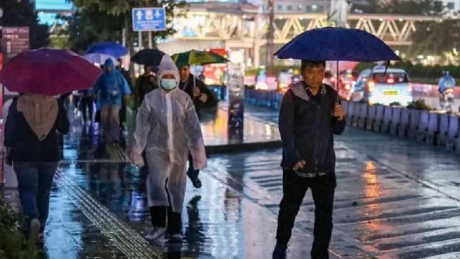 BMKG Prakirakan Hujan Ringan Guyur Jakarta pada Senin Sore hingga Malam