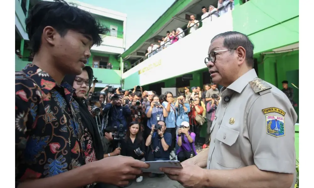 Pramono Anung Menyatakan Pendidikan Jadi Kunci Putus Rantai Kemiskinan di Jakarta
