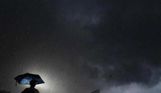 BMKG Prakirakan Sebagian Besar Wilayah Indonesia Diguyur Hujan Ringan pada Senin