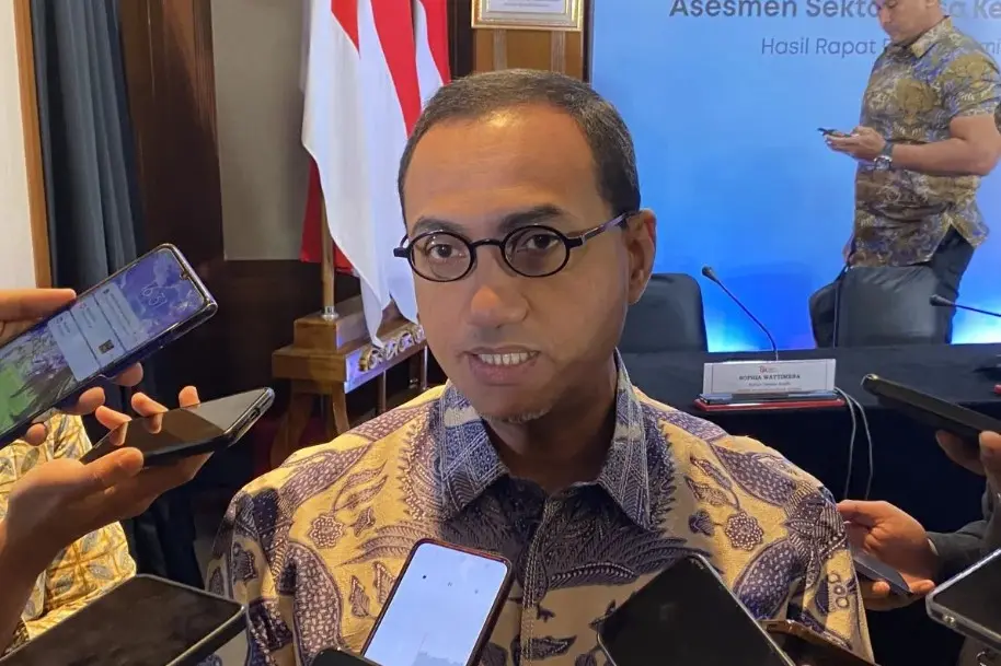 OJK Waspadai Potensi Capital Outflow Dampak Ketegangan Iran-AS-Israel, IHSG Melemah 0,96 Persen