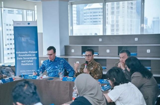 Nezar Patria Tegaskan Perlindungan Data Masyarakat di Tengah Pesatnya Perkembangan AI Global