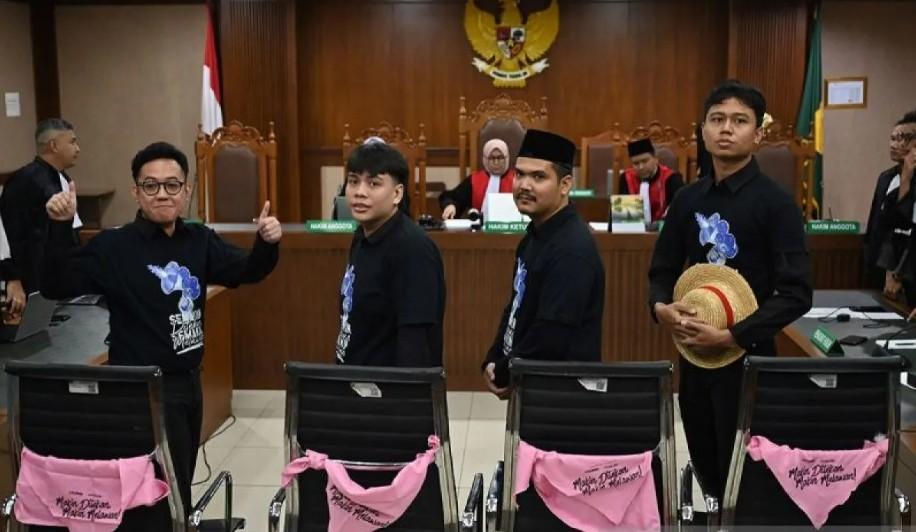 Direktur Lokataru Delpedro Marhaen dan Tiga Aktivis Divonis Bebas dalam Kasus Dugaan Penghasutan Demo Agustus 2025