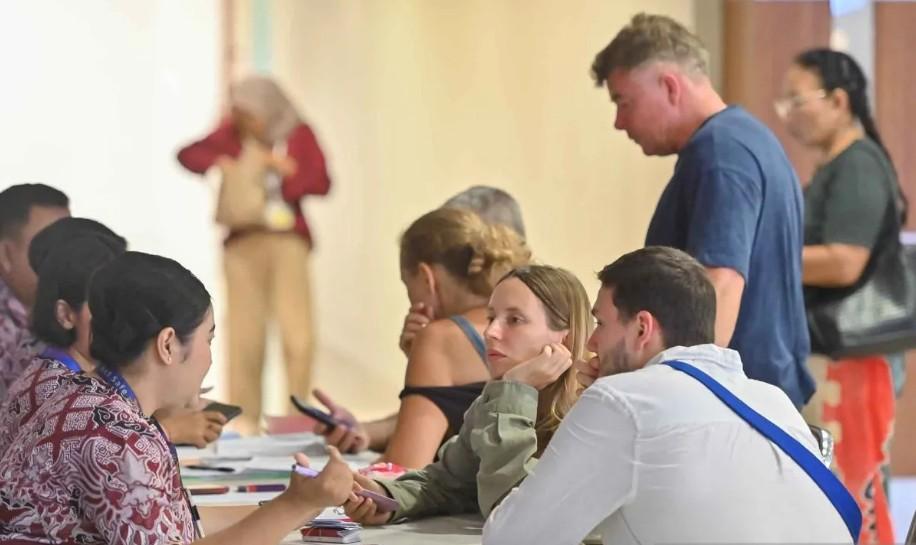 Penerbangan Emirates Rute Dubai-Denpasar Kembali Beroperasi Setelah Penutupan Ruang Udara Timur Tengah