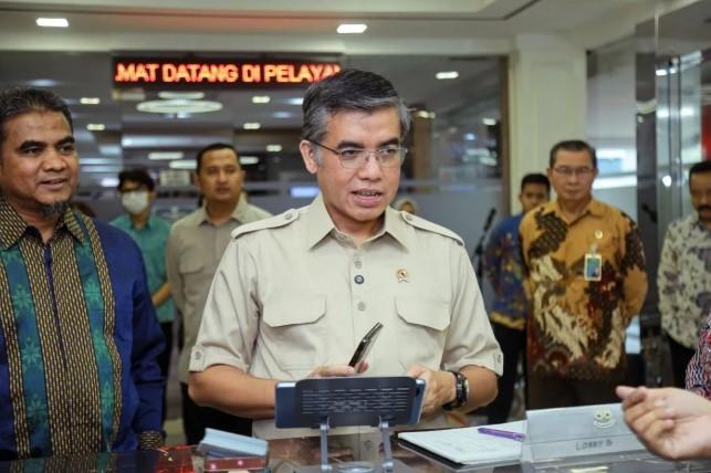 Menaker Tegaskan Perusahaan Wajib Bayar THR dan BHR Tepat Waktu, Pemerintah Siapkan Posko Pengaduan